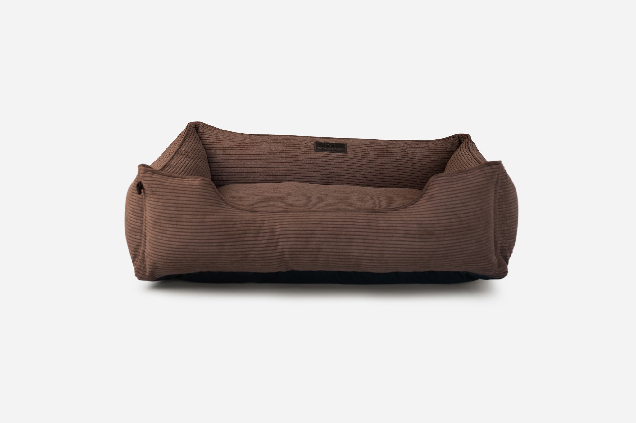 Chester & Lee | Milk Chocolate Sleeper Pet Bed