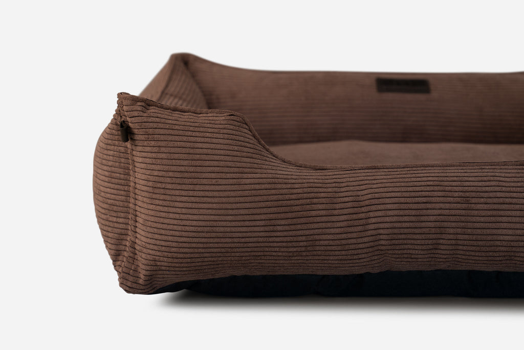 Chester & Lee | Milk Chocolate Sleeper Pet Bed