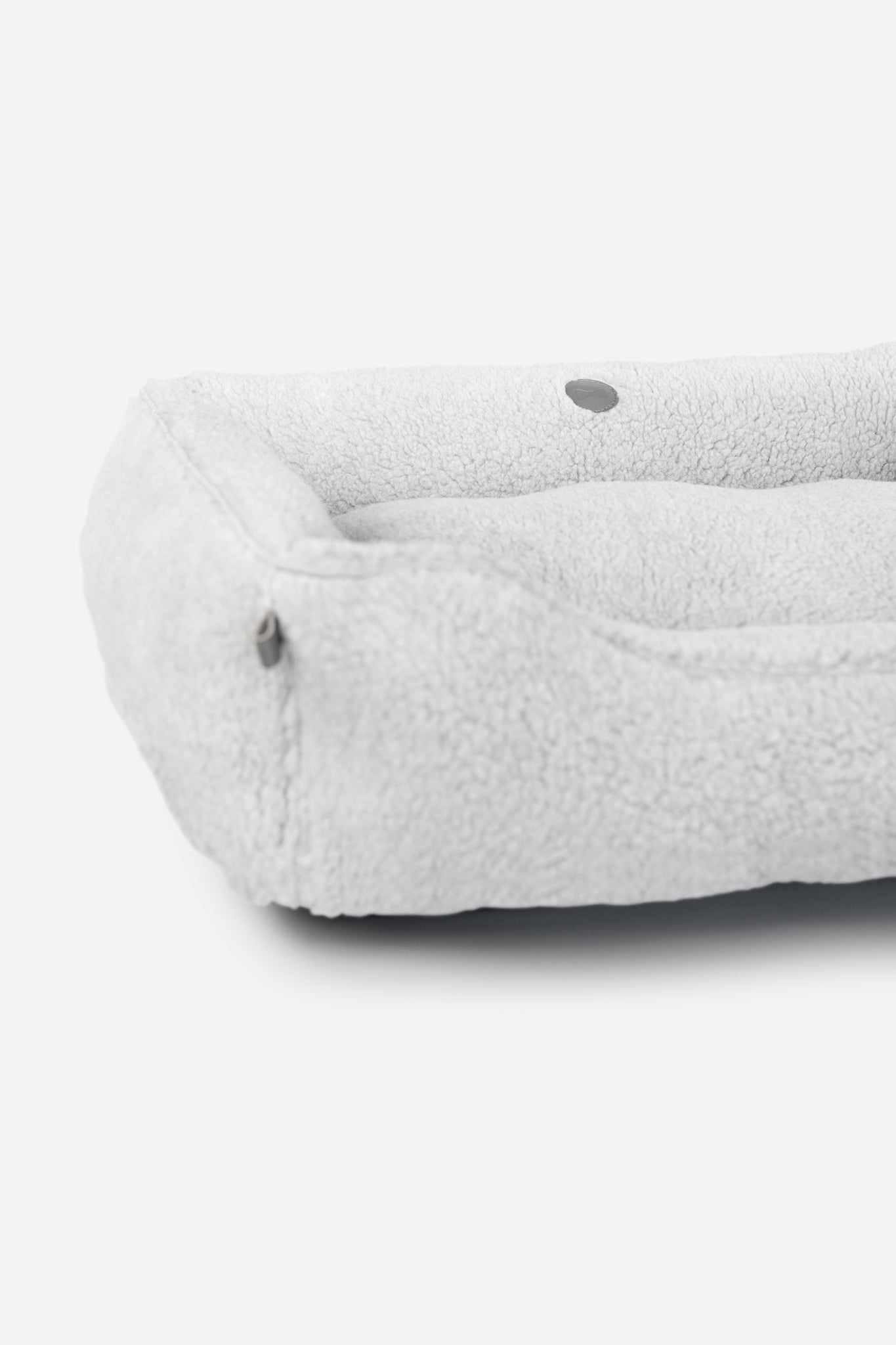Chester & Lee | Furry Sleeper Pet Bed in Gray