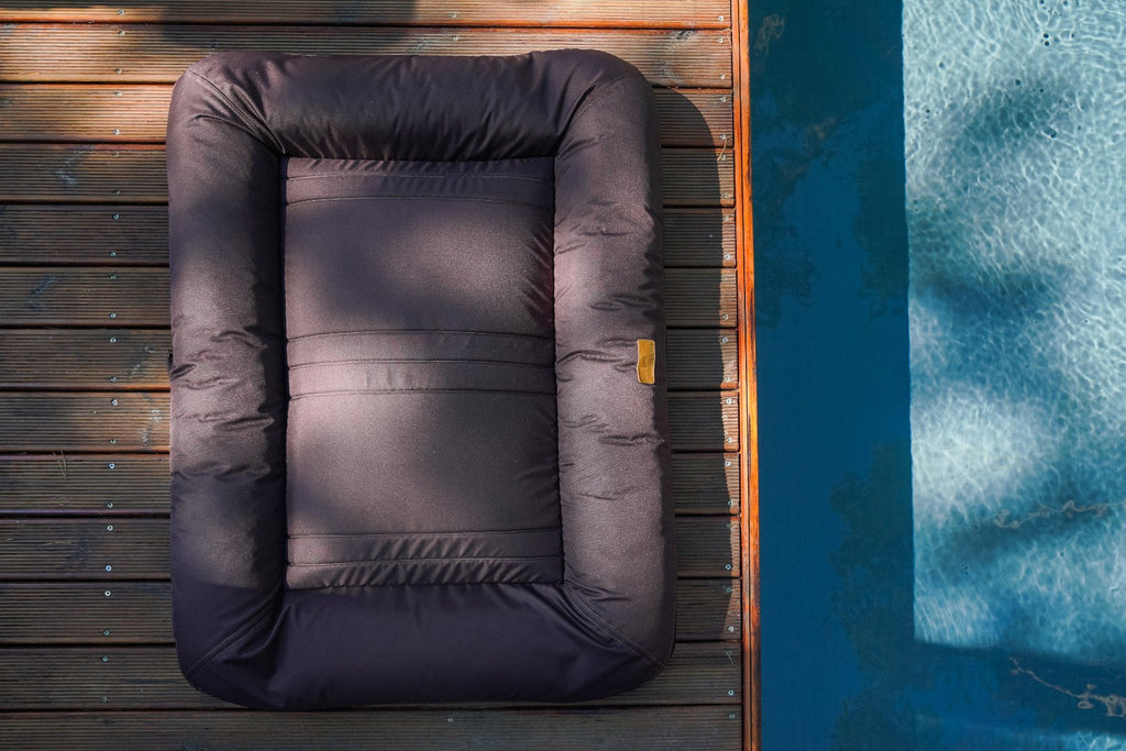 Chester & Lee | Waterproof Lounger Pet Bed in Gray